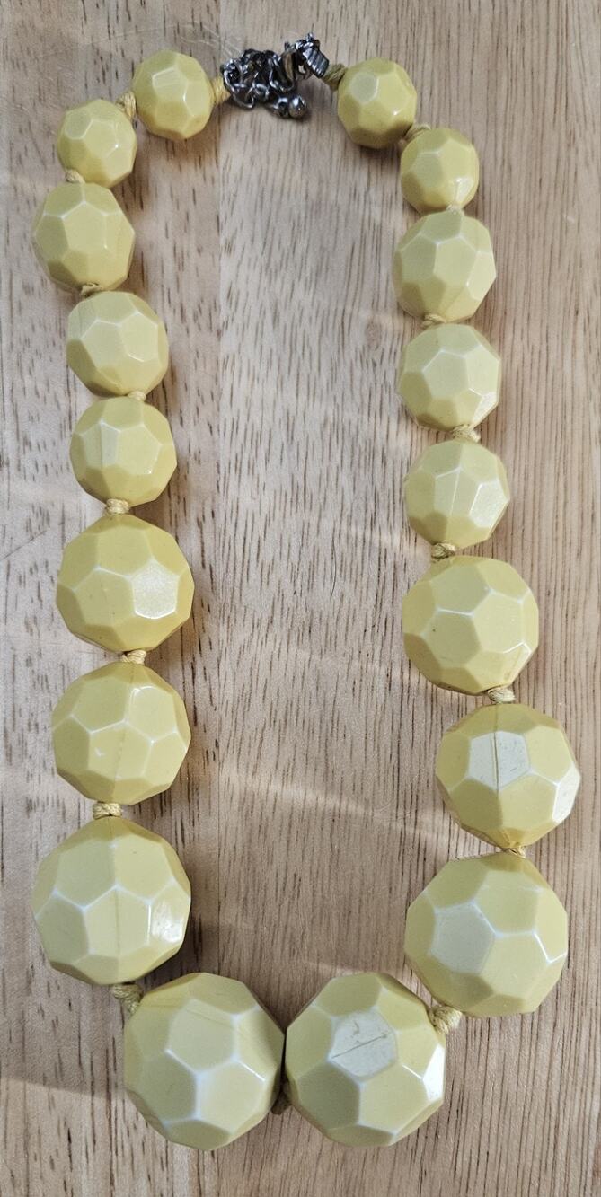 CANARY YELLOW FACETED BEADS INDIVIDUALLY HAND KNOTTED GRADUATED NECKLACE